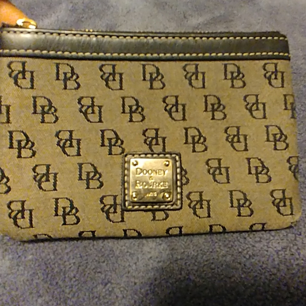 Dooney & Bourke wallet